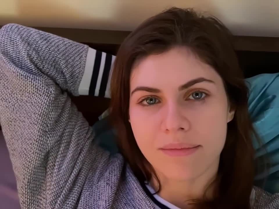 Video thumbnail for Alexandra Daddario Software Video - Nude AI Celebs