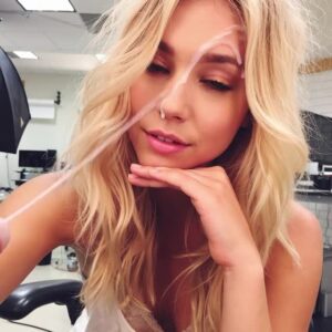 Video thumbnail for Alexis Ren AI-Crafted Video - Nude AI Celebs