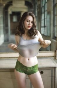 Video thumbnail for Alison Brie AI Imagined Video - Nude AI Celebs
