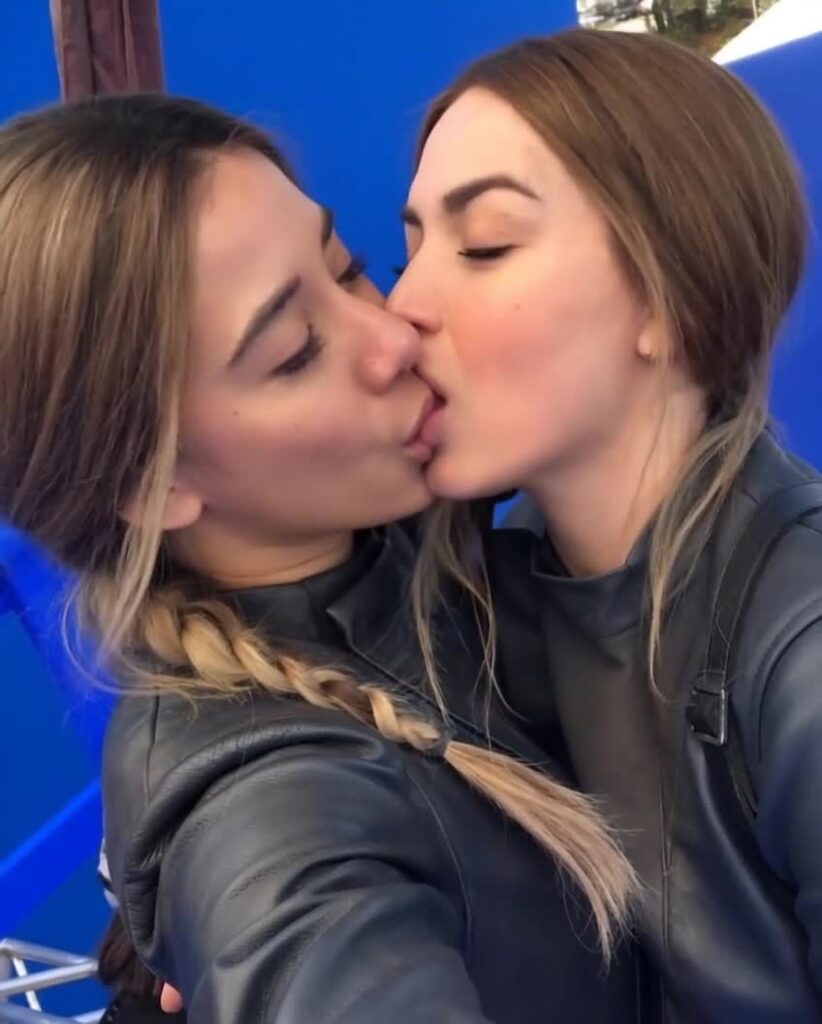 Video thumbnail for Ana de Armas AI Video Mimicry - Nude AI Celebs
