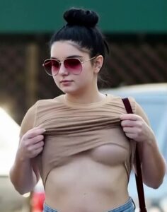 Video thumbnail for Ariel Winter Naked AI Video - Nude AI Celebs
