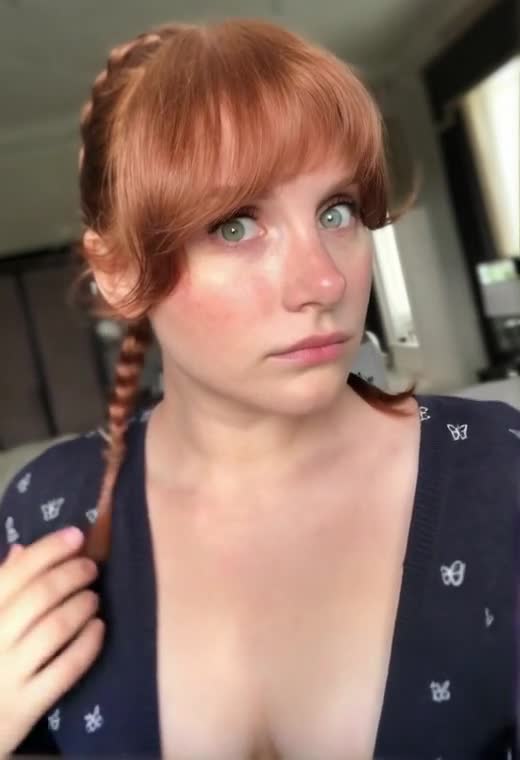 Video thumbnail for Bryce Dallas Howard AI-Crafted Video - Nude AI Celebs