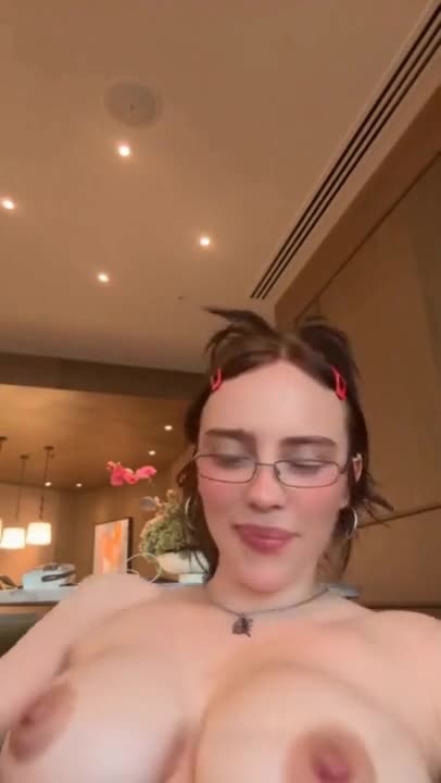 Video thumbnail for DeepFake – Billie Eilish - Nude AI Celebs