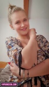 Video thumbnail for Eliza Taylor Morphing AI Video - Nude AI Celebs