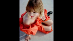 Video thumbnail for Elizabeth Olsen AI Video Digital Transformation - Nude AI Celebs