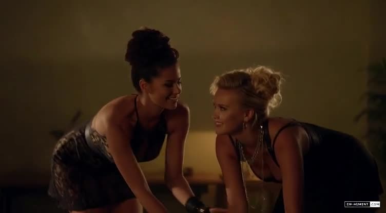 Video thumbnail for Emily Osment AI Video Exposed - Nude AI Celebs