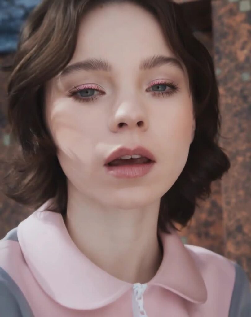 Video thumbnail for Emma Myers AI-Produced Video Replica - Nude AI Celebs