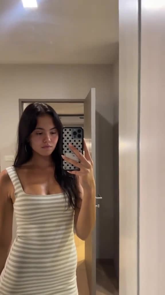 Video thumbnail for Emma Raducanu Face-Swap AI Video - Nude AI Celebs