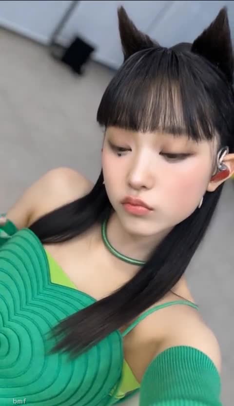 Video thumbnail for Fake – NewJeans - Nude AI Celebs