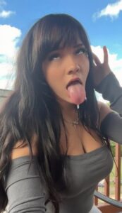 Video thumbnail for Fake – Twitch – Cinnabrit - Nude AI Celebs