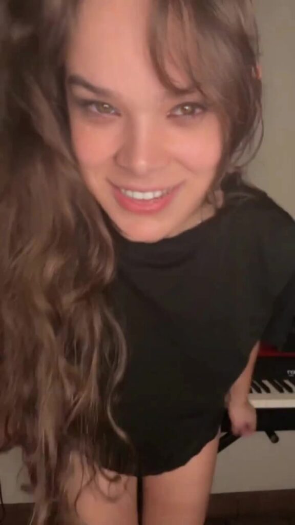 Video thumbnail for Hailee Steinfeld AI-Constructed Video Illusion - Nude AI Celebs