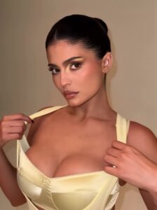 Video thumbnail for Kylie Jenner AI Video Digital Neural Fake - Nude AI Celebs