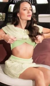 Video thumbnail for Larissa Manoela Computer Generated AI Video - Nude AI Celebs
