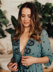Video thumbnail for Laura Bailey AI Video Illusion - Nude AI Celebs