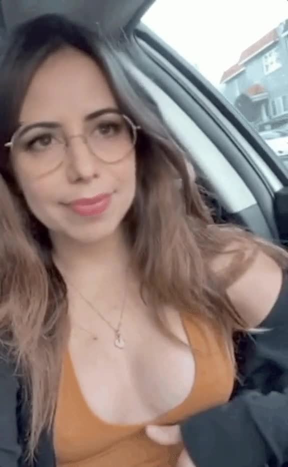 Video thumbnail for Laura Bailey AI Video Replica - Nude AI Celebs