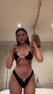Video thumbnail for Madison Beer Lookalike AI Video - Nude AI Celebs