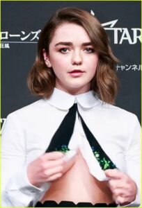 Video thumbnail for Maisie Williams Morphing AI Video - Nude AI Celebs