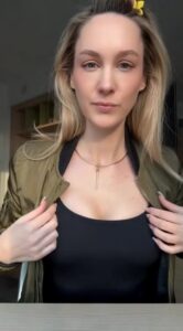 Video thumbnail for Sjokz (Eefje Depoortere) AI Video Simulation - Nude AI Celebs