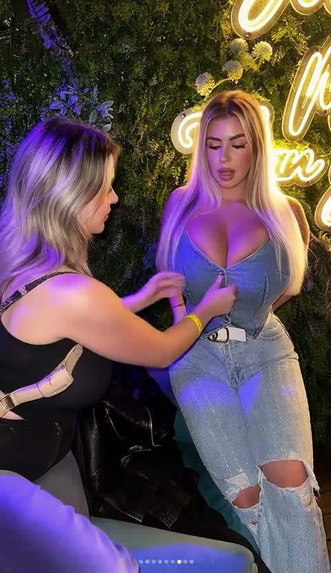 Video thumbnail for Valentina Di Rocco Naked AI Video - Nude AI Celebs