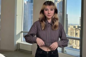 Video thumbnail for Alysa Liu AI Video Digital Fake Porn - Nude AI Celebs