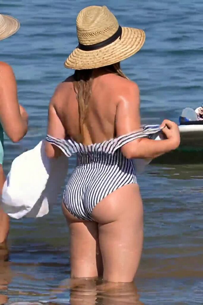 Video thumbnail for Hilary Duff Lookalike AI Video - Nude AI Celebs