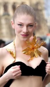 Video thumbnail for Hunter Schafer AI-Created Naked Emulation - Nude AI Celebs