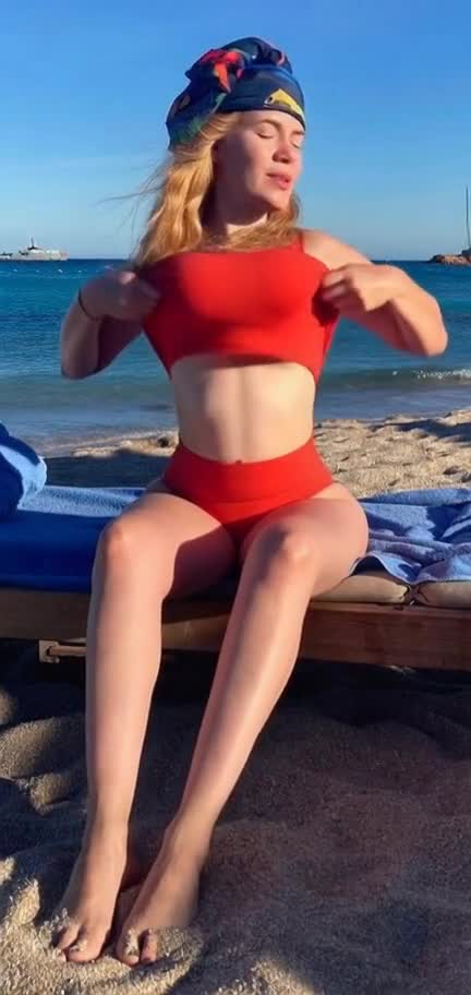 Video thumbnail for Palina Rojinski AI-Fabricated Naked Video - Nude AI Celebs