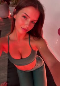 Video thumbnail for Stephanie Mandich Produced AI Artifice Porn - Nude AI Celebs