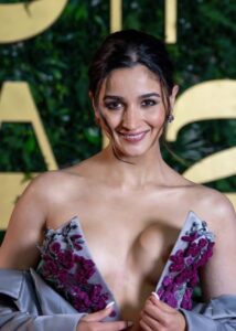 Video thumbnail for Alia Bhatt Fake AI Video Porn - Nude AI Celebs