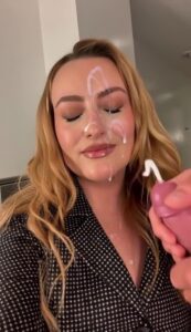 Video thumbnail for Amelia Dimoldenberg AI Video Rendering Porn - Nude AI Celebs