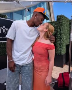 Video thumbnail for Amelia Dimoldenberg Generated AI Video Porn - Nude AI Celebs