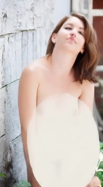Video thumbnail for Amy Jo Johnson AI-Synthesized Video Porn - Nude AI Celebs